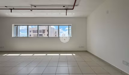 Sala comercial para alugar na Rua Milton José Robusti, 75, Jardim Botânico, Ribeirão Preto por R$ 2.150
