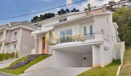 Excelente casa nova em condomínio fechado.