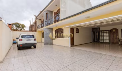 Sobrado Xaxim vagas para 10 carros