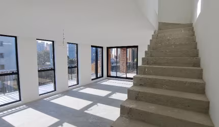 Duplex NOVO, 3 dormitórios (1 suíte), 2 vagas, 153 m2 privativos no melhor do Bigorrilho.