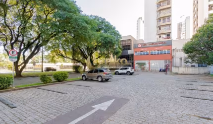 Loja na Mario Tourinho em Curitiba!