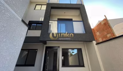 Sobrado Triplex  Design Moderno em Rua Tranquila