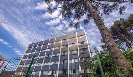 Studio bem localizado e mobiliado no Centro Cívico