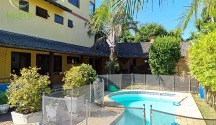 Casa com 5 Quartos para alugar por R$ 14.350/mês - Camboinhas - Niterói/RJ