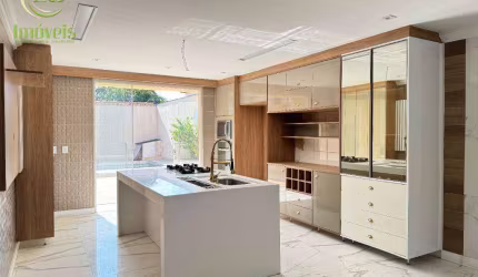 Casa com 4 Quartos à venda, 442 m² por R$ 1.260.000 - Itaipu - Niterói/RJ