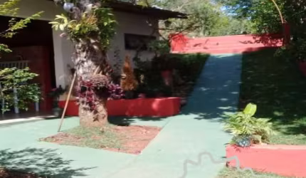 Ótima chácara em condomínio fechado! Com piscina, churrasqueira e quiosque!