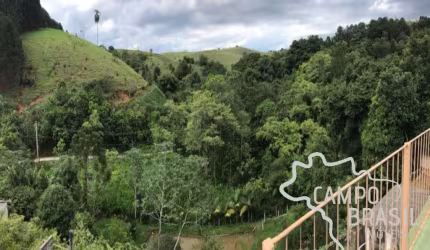 Chácara com lago na Zona Norte de São José dos Campos.