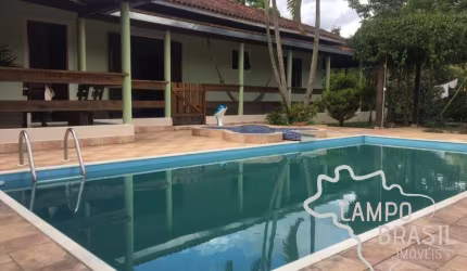 Lindo sítio próximo a cidade com muito conforto! Aceita permuta!