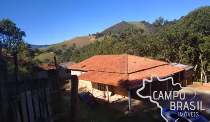 Chácara em Monteiro Lobato com casa, piscina e pomar formado!