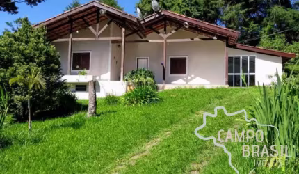 Chácara com 6mil m², com casa boa, piscina e lago! Estuda permuta!