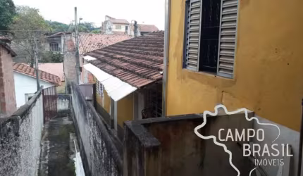 Casa no alto da ponte.