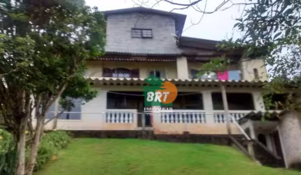 CH00212 - CHÁCARA ACONCHEGANTE DE 4.500M² COM GALPÃO DE 250M², EM SÃO ROQUE - SP