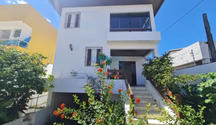Casa a venda em Piatã, Salvador