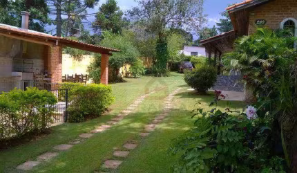 Casa com 3 dormitórios à venda, 190 m² por R$ 750.000,00 - Granja Viana - Cotia/SP