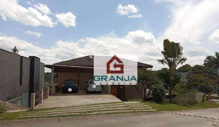 Casa com 3 dormitórios à venda, 330 m² por R$ 1.650.000,00 - Granja Viana - Carapicuíba/SP