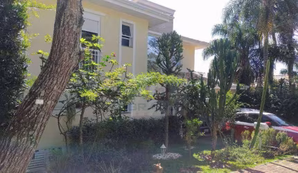 Esta é a oportunidade que você estava esperando para viver com luxo e conforto em um dos lugares mais desejados da Granja Viana.