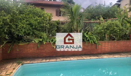 Casa com piscina e área gourmet - condomínio Haras