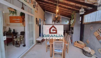 Maravilhosa Casa com 03 dorm com suíte e Closet - Quebec Granja Viana