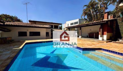 Vende ou Aluga - Belíssima Casa com 3 quartos/02 suites c/ closet, 03 salas amplas para Comercios ou Residência