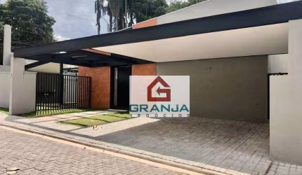 Incrível Imóvel com 3 suítes, piscina, área gourmet! à venda por R$ 2.000.000 - Chácara dos Lagos - Carapicuíba/SP