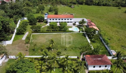 VENDEMOS SÍTIO EM CAMAÇARI com alojamento para grandes grupos. Ampla área verde, completa estrutura de lazer para a família, funcionários ou eventos.