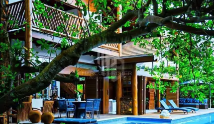 Casa a venda no Piscinas Naturais (Jacarandás) em Praia do Forte, Litoral Norte da Bahia. Condomínio com acesso à praia,