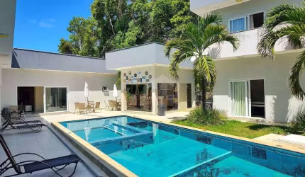 Oportunidade! Casa em Itacimirim – 8 Suítes | Condomínio de Alto Padrão | Piscina com Hidro e Espaço Verde!