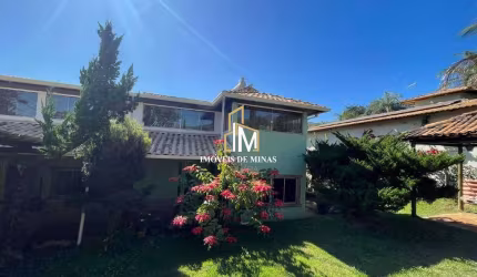 Sítio à venda com 3 quartos, sendo 2 suítes, terreno de 1.200m² em Igarapé-MG!