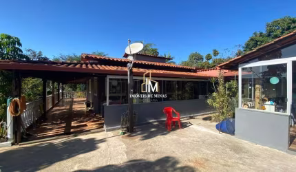 Chácara á venda em lote de 2230m² com 03 quartos, pomar em Igarapé MG!