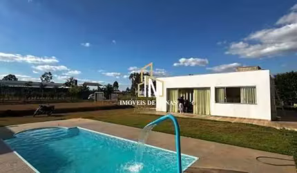 Sítio á venda com 03 quartos sendo 01 suíte em Mateus Leme MG!