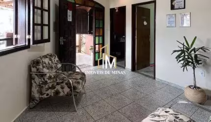 Prédio á venda sendo comercial ou residencial no Centro de Igarapé MG!