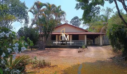 Fazenda á venda de 50 hectares com 03 quartos sendo 01 suíte em Crucilândia MG!