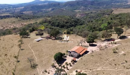 Fazenda á venda de 42 hectares com 02 minas, sendo 02 quartos em Itaúna MG!