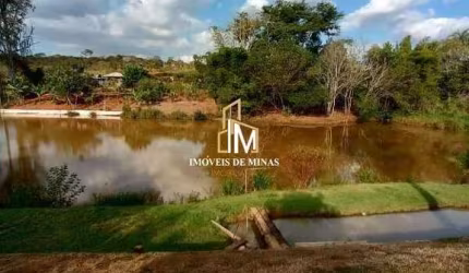 Sítio à venda, casa com 02 quartos e 01 suíte, terreno 2000m² em Mateus Leme MG