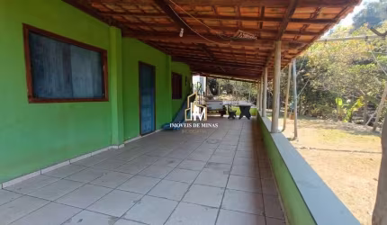 Sítio à venda com 7,2 hectares em Itatiaiuçu MG: 03 quartos (01 suíte) e lagoa!