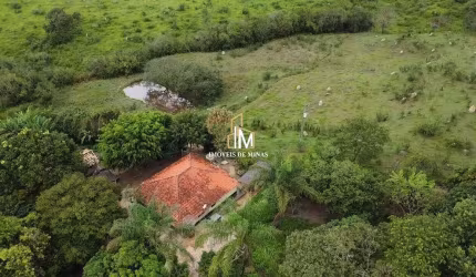 Sítio á venda 27.000m² casa 03 quartos, lagoa em Bonfim MG