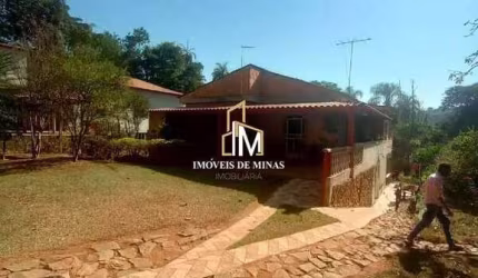 Sítio á venda de 1100m², casa com 03 quartos sendo 01 suíte em Igarapé MG!