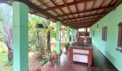 Chácara á venda terreno 1000m² com casa 03 quartos sendo 01 suíte em Igarapé MG