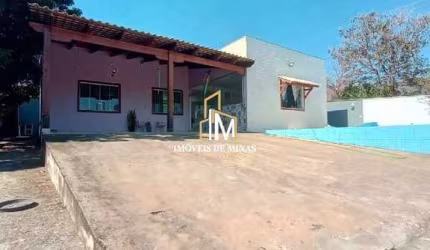 Casa á venda em condomínio fechado, área total: 1000m² em Igarapé MG!