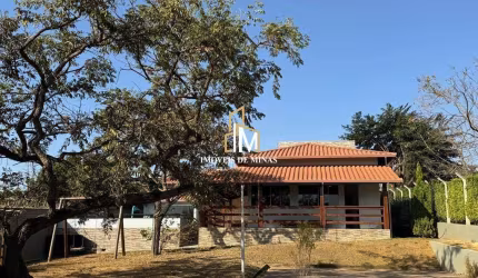 Casa de condomínio á venda 1000m² com 04 quartos sendo 02 suítes em Igarapé MG!