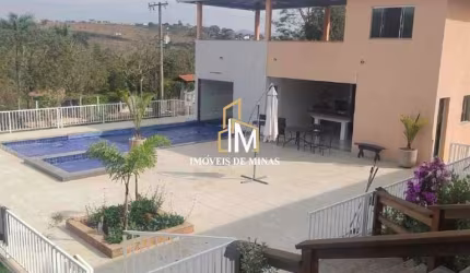 Casa de condomínio á venda em lote de 3200m² com 04 quartos em Itatiaiuçu MG!