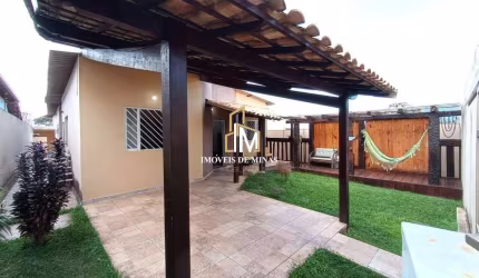 Casa á venda em lote de 360m² com 03 quartos sendo 01 suíte em Igarapé MG!