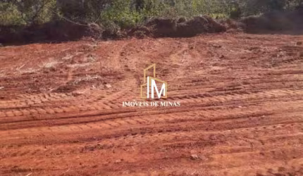 Terreno á venda 32.0000m² com 02 casas localizado em Igarapé MG!