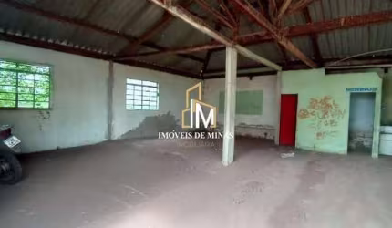 Casa á venda com galpão, terreno de 523m² em Igarapé MG!