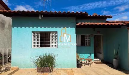 Casa á venda com ótima localização, terreno de 225m² em Igarapé MG!