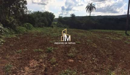 Terreno á venda de 6000m², totalmente plano em Mateus Leme MG!
