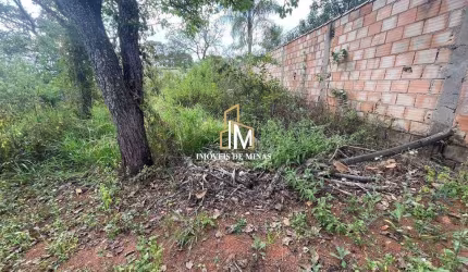 Terreno á venda de 1.034m² com ótima localização em Igarapé MG