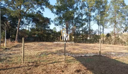 Terreno á venda de esquina, topografia semi plana, 930m² em Mateus Leme MG!