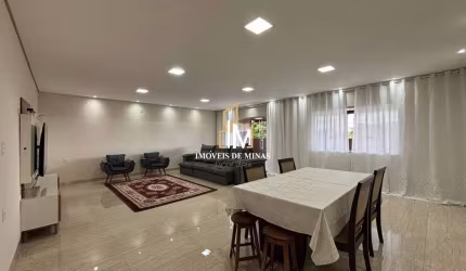 Casa á venda em lote de 360m² com loja em Igarapé-MG!