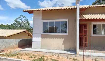 Casa em condomínio à venda em Paty do Alferes-RJ, bairro Mantiquira. 2 quartos, 1 suíte, 1 sala, 2 banheiros, 1 vaga de garagem. 223,22 m².